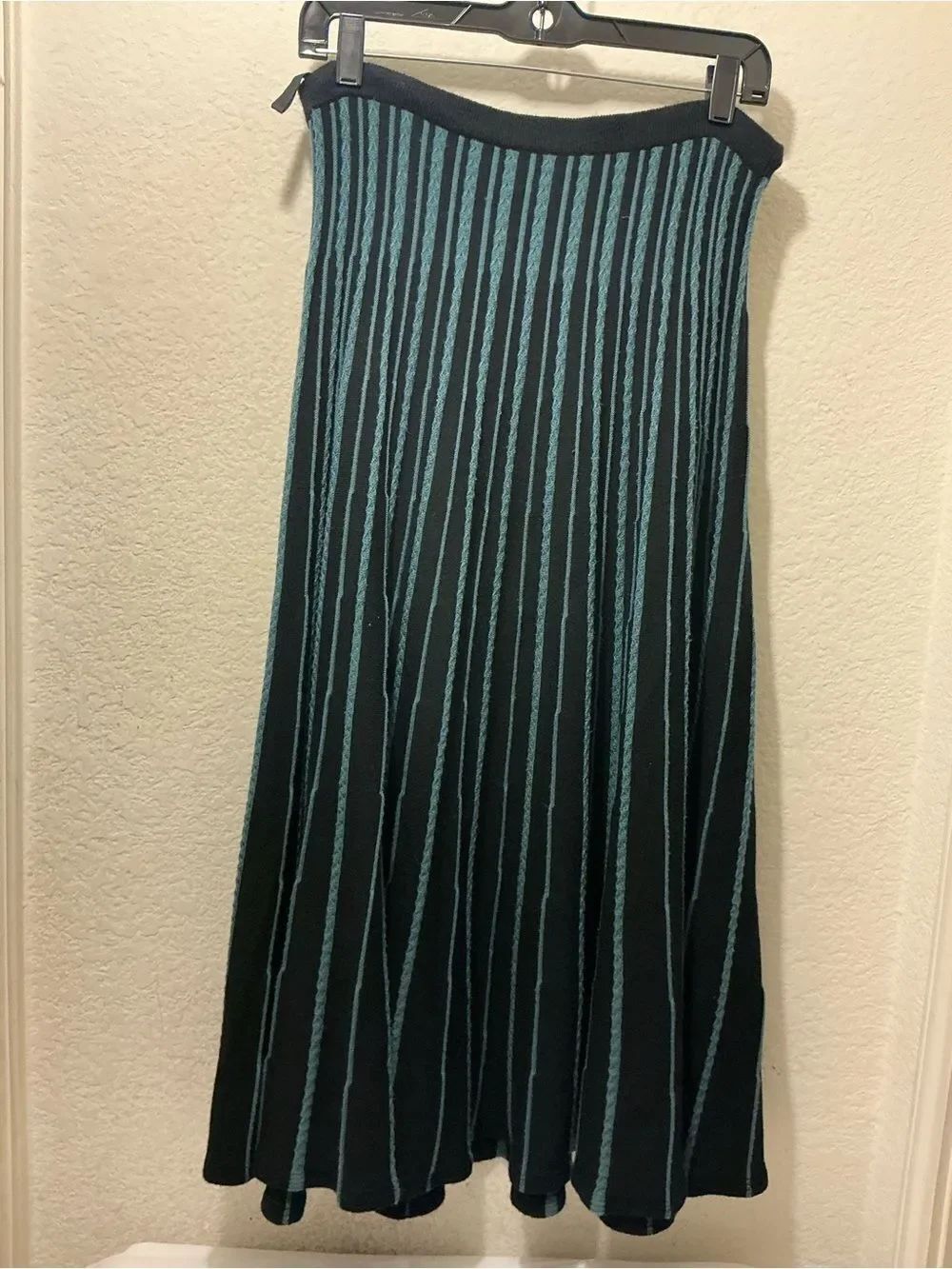 Vivienne Tam vintage Black and Teal Ribbed Knit 100% wool Skirt size 3